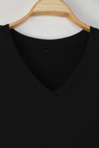 Trendyol Curve Black Regular Fit V-neck Plus Size T-Shirt - Image 6