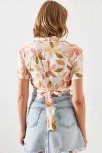 Bianco Lucci Women Ring Detailed Tied Up Crop Shirt - Image 4