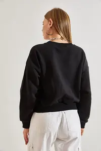 Bianco Lucci Women's Paris Printed Three Thread Raised Sweatshirt - Image 5