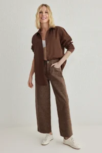TRENDYOLMİLLA Brown Regular Normal Pattern Weaving Shirt - Image 2