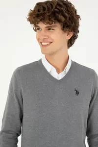 US Polo Assn. Men slim Fit V-neck Gray Melanj Basic Sweater - Image 2