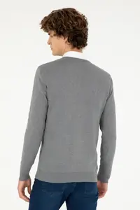 US Polo Assn. Men slim Fit V-neck Gray Melanj Basic Sweater - Image 5
