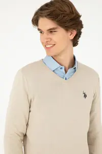 US Polo Assn. Men slim Fit V-neck Stone Melanj Basic Sweater - Image 2