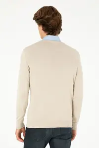 US Polo Assn. Men slim Fit V-neck Stone Melanj Basic Sweater - Image 5