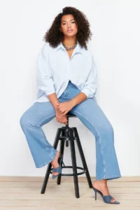 Trendyol Curve Light Blue High Waist comfort Stitching Detailed flared leg Flare Fit jeans - Image 2