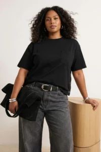 Trendyol Curve Black Crew Neck Snap Button Detailed Knitting Plus Size Oversized Crop Size T-Shirt - Image 3