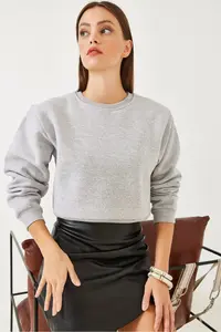 Bianco Lucci Women's Crew Neck Basic Crop Sweatshirt - Image 2