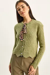 Bianco Lucci Women's Braided Scarf Detailed Buttoned Cardigan