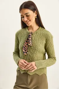 Bianco Lucci Women's Braided Scarf Detailed Buttoned Cardigan - Image 4
