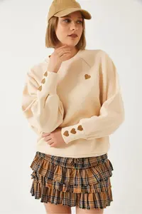 Bianco Lucci Women's Crew Neck Heart Embroidered Three Thread Raised Sweatshirt - Image 5