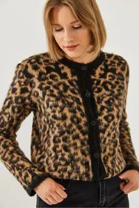 Bianco Lucci Women's Leopard Patterned Shawl Cardigan 241070 - Image 2