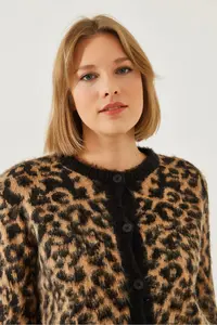 Bianco Lucci Women's Leopard Patterned Shawl Cardigan 241070 - Image 3