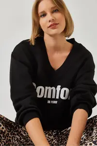Bianco Lucci Women comfort Printed Sweatshirt - Image 4