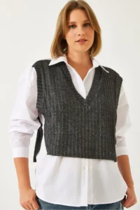 Bianco Lucci Women Pullover Detailed Shirt