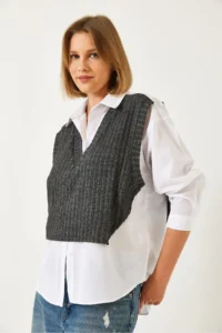 Bianco Lucci Women Pullover Detailed Shirt - Image 4