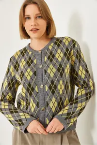Bianco Lucci Women's Baklava Pattern Crew Neck Buttoned Knitwear Cardigan 241152 - Image 4