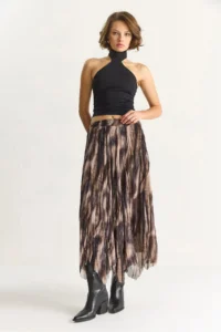 Bianco Lucci Women's Patterned Asymmetrical Cut Lined Chiffon Skirt - Image 3
