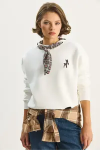 Bianco Lucci Women's Scarf Detailed Gazelle Embroidered Three Thread Raised Oversized Sweatshirt 6916 - Image 2