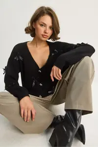 Bianco Lucci Women's Bow Accessory V-Neck Oversize Buttoned Cardigan - Image 2