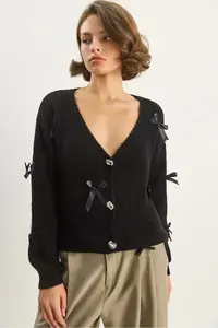 Bianco Lucci Women's Bow Accessory V-Neck Oversize Buttoned Cardigan - Image 6