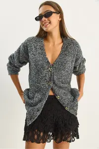 Bianco Lucci Women's V-Neck Oversize Boucle Carmen Knitwear Cardigan 2433 - Image 4