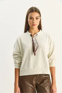 Bianco Lucci Women's Scarf Detailed Cotton ottoman Sweatshirt 6931 - Image 2