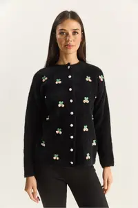Bianco Lucci Women's Soft Textured Cherry Embroidered Pearl Accessory Knitwear Cardigan - Image 2