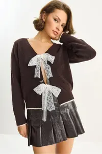 Bianco Lucci Women's V-Neck Bow Accessory Closure Knitwear Cardigan 9056