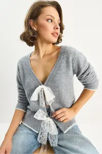 Bianco Lucci Women's V-Neck Bow Accessory Closure Knitwear Cardigan 9056