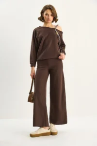 Bianco Lucci Women's Shawl Accessory One Shoulder Top with Loose Trousers Selanik Suit 6940 - Image 3