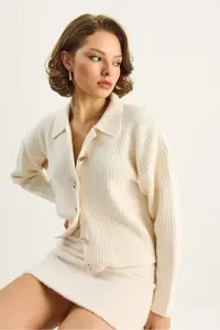 Bianco Lucci Women's Shirt Collar Button Detailed Knitted Knitwear Cardigan - Image 7