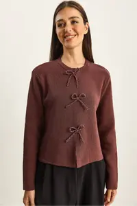 Bianco Lucci Women's Pearl Bow Accessory Knitwear Cardigan - Image 4
