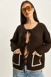 Bianco Lucci Women's Front Tie Pocket Detailed Knitwear Cardigan - Image 3