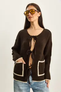 Bianco Lucci Women's Front Tie Pocket Detailed Knitwear Cardigan - Image 4