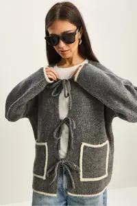 Bianco Lucci Women's Front Tie Pocket Detailed Knitwear Cardigan - Image 3
