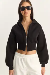 Bianco Lucci Women's Zippered Hooded Flexible Knitted Crop Sweatshirt