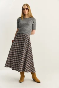 Bianco Lucci Women's Plaid Patterned A-Line Long Skirt with Pocket Detail - Image 4