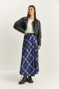 Bianco Lucci Women's Plaid Patterned Lined Maxi Flared Skirt - Image 3