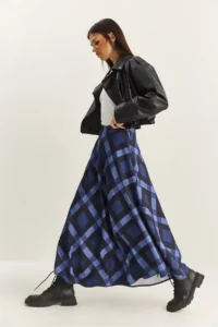 Bianco Lucci Women's Plaid Patterned Lined Maxi Flared Skirt - Image 5