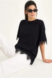 Bianco Lucci Women's Lace Detailed Crew Neck Oversize T-Shirt 1046