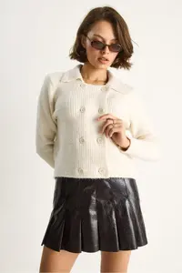 Bianco Lucci Women's Polo Collar Buttoned Soft Cardigan 255252 - Image 3