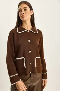 Bianco Lucci Women's Polo Collar Pocket Detailed Shepherd Stitched Knitwear Cardigan - Image 2