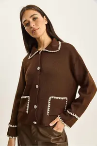 Bianco Lucci Women's Polo Collar Pocket Detailed Shepherd Stitched Knitwear Cardigan - Image 3