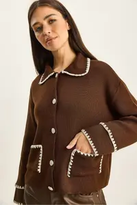 Bianco Lucci Women's Polo Collar Pocket Detailed Shepherd Stitched Knitwear Cardigan - Image 4