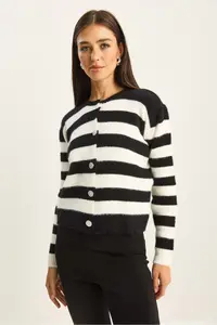 Bianco Lucci Women's Striped Crew Neck Bearded Knitwear Cardigan - Image 3