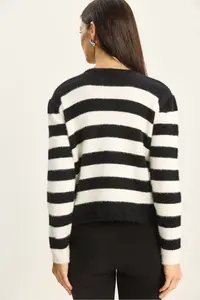 Bianco Lucci Women's Striped Crew Neck Bearded Knitwear Cardigan - Image 6