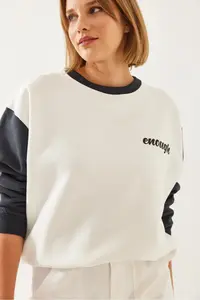 Bianco Lucci Women Printed fragmented Sweatshirt - Image 2