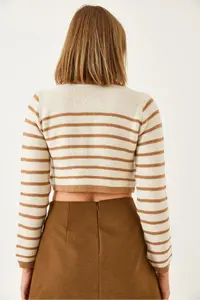 Bianco Lucci Women buttoned Striped Crop Knitwear Cardigan - Image 3