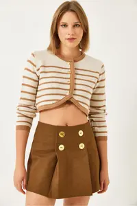 Bianco Lucci Women buttoned Striped Crop Knitwear Cardigan - Image 4