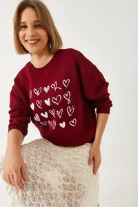 Bianco Lucci Women Heart Printed Basic Sweatshirt - Image 3